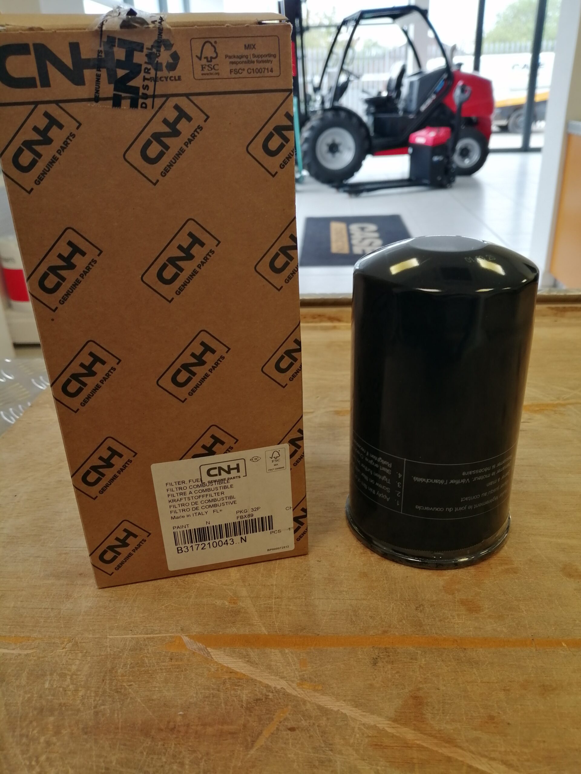 CASE ENGINE FUEL FILTER PART NUMBER B317210043..N GENUINE ALTERNATIVE NUMBERS 48145969 / KAH17440