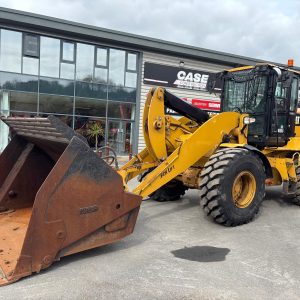 CAT 930M